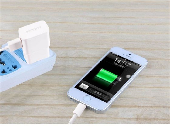 手機充電器